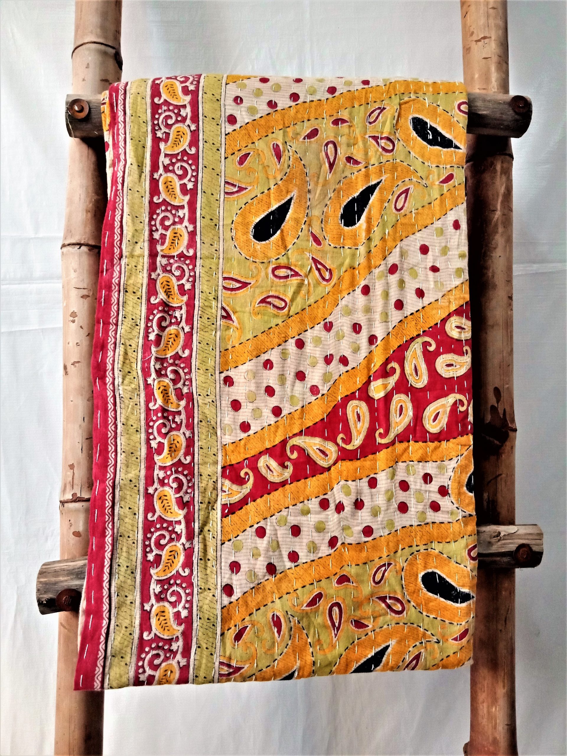 Makhi Kantha Indian Quilt Vintage Kantha Quilts Throw Blankets Bedspreads Wholesale Quilts